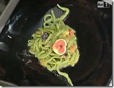 Umbrichelli verdi ai fichi freschi e pecorino