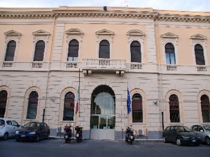 Catania, ancora una brutale violenza nel carcere di Piazza Lanza: detenuto tenta di strangolare un poliziotto
