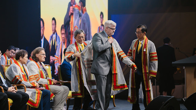 The Honorary fellowship was given in recognition to Dr. Bowyer’s "Contributions to Trauma Training and the Care of Trauma patients in Thailand through Advanced Trauma Life Support  and the introduction of the Advanced Surgical Skills Exposures for Trauma Course to Thailand  in 2013." (Photo courtesy of the Royal College of Surgeons of Thailand).