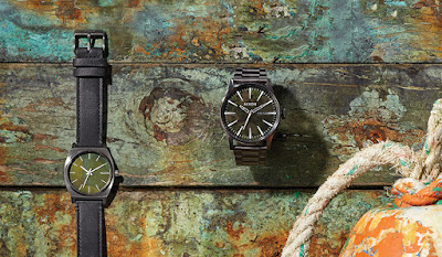 Relojes Nixon de color verde oxidado