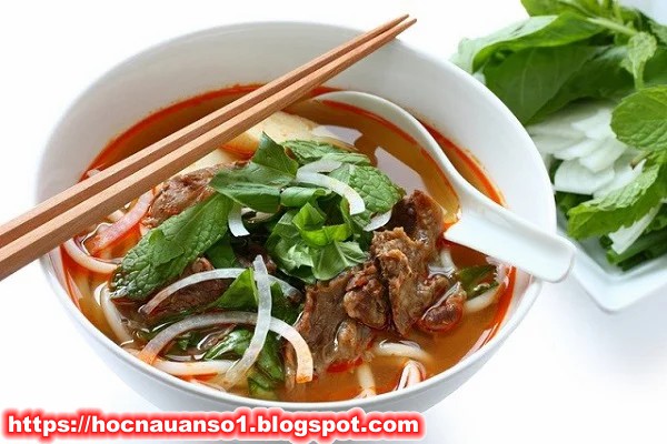 Cách nấu bún bò Huế Ngon