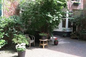 container garden, Dutch courtyard