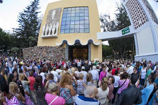 Resultado de imagen para REUNIÓN EN IGLESIA PROCESIÓN DE SCHAMANN