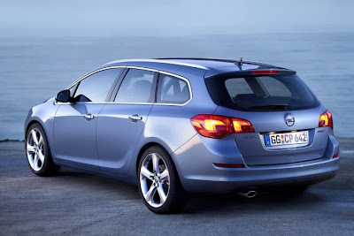 2011 Opel Astra Sports Tourer Photos