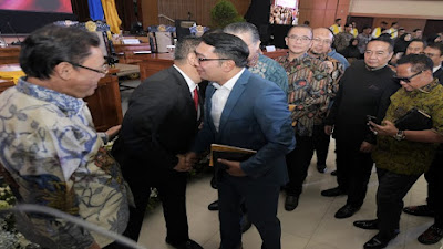 Ridwan Kamil Ucapkan Selamat kepada Bambang Soesatyo Raih Gelar Doktor 