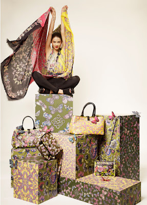 Loewe, campaña, mujer, mariposas, estampados, tales of spain