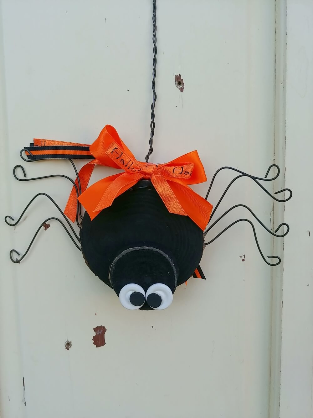 Cute DIY Halloween Spiders