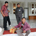 Jokowi dapat Hadiah Ayam Misterius, tapi Ditolak !!