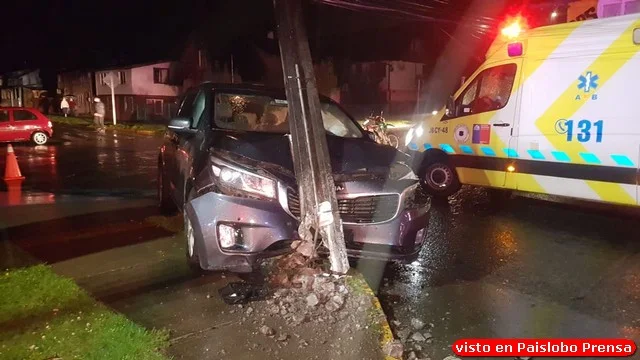 🚨 Accidente en Osorno: Colisión y choque contra poste deja 6 lesionados