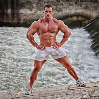 Paolo Fontana - Aethetically Massive Bodybuilder 