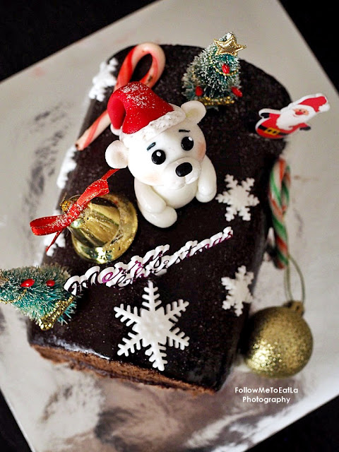 BEST Christmas Bear Log Cake By EatCakeToday.Com