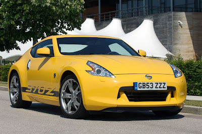 2009 Nissan 370Z Yellow - Front Side