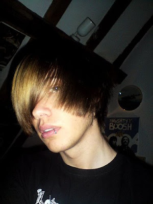 emo hairstyle for boys. hairstyles emo hairstyles boys