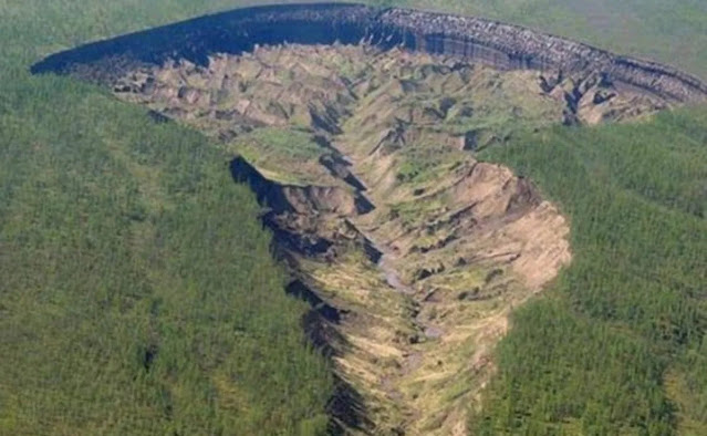 VIDEO. ¿Qué es la puerta del infierno? El pozo que traga todo a su alrededor en Rusia