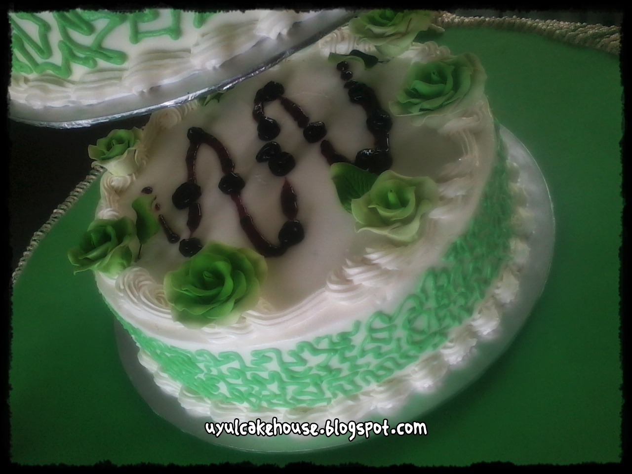 UyuL Cake House: Wedding kek - Theme hijau putih
