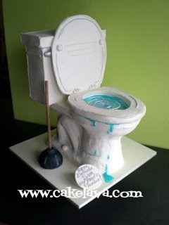 Coolest Toilet Paper Birthday Cake-sgquangbinhtourist.com.vn