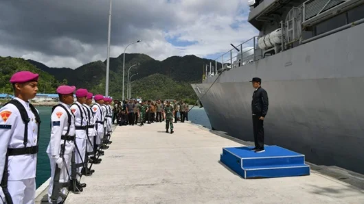 Jokowi Berkunjung ke Natuna Utara, Kapal Cina Kabur Tinggalkan ZEE