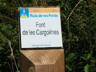 Placa indicativa de la Font de les Cargolines