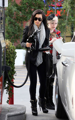 Kim Kardashian gassing up in Glendale