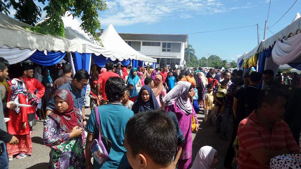 Karangan Suasana Rumah  Terbuka  Hari Raya Desain Dekorasi 