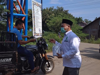 Hari Kartini, Legislator PKB Jepara Bagikan 1000 Masker