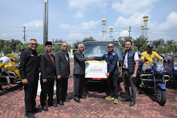 Bupati Asahan Menerima Bantuan Betor dan Mobil Pengangkut Sampah dari PT Inalum Persero