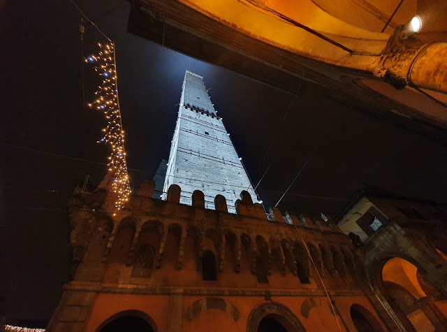 Bologna - Sightseeing bei Nacht