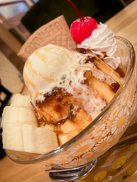 友路有赤羽2号店『プリン・アラモード』のアップ