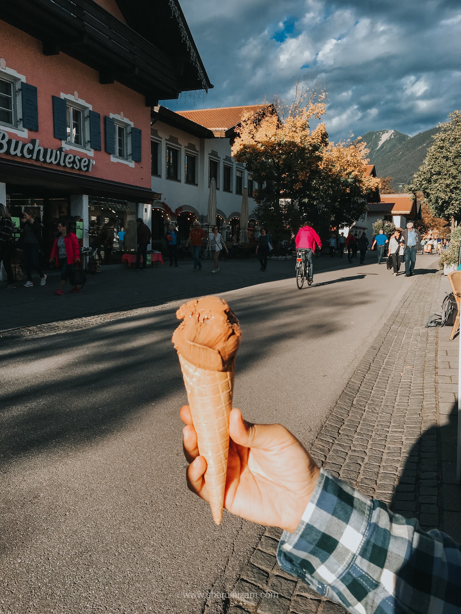 Makan Tengah Hari & Solat Di Garmisch Partenkirchen