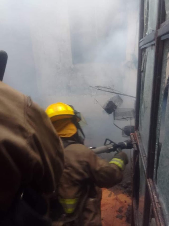 Bomberos sofocan incendio de vivienda en la capital 
