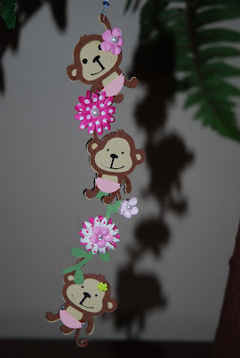 Monkey Themed Birthday Party on Next I Made A Barrel Of Monkeys Using Cricut Create A Critter Again