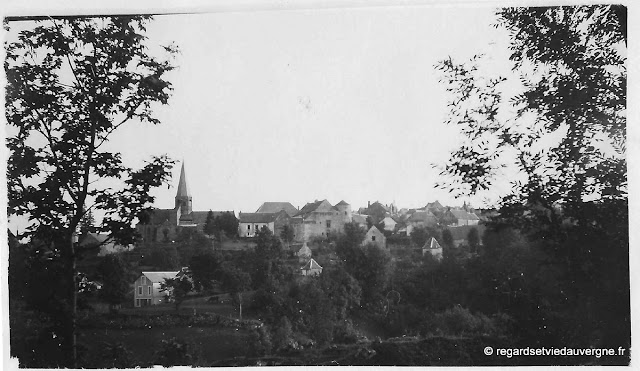 Besse en Chandesse, Puy-de-Dôme, Auvergne. Photo noir et blanc 1930