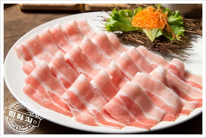 胡子麻辣鴛鴦火鍋究好腹肋豬五花