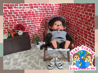 kiki Monchhichi terrasse canicule maillot de bain