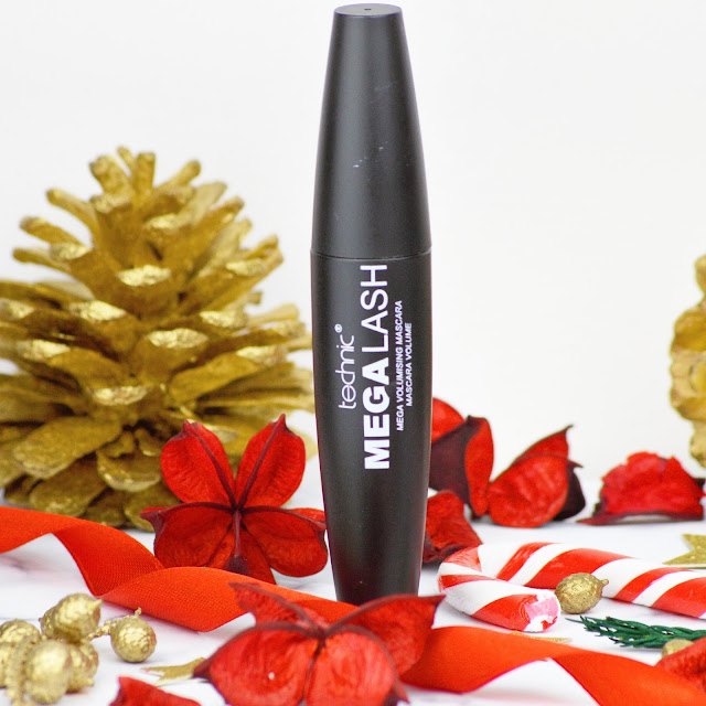 Technic Cosmetics Christmas Gift Ideas / Sets for her - Get More Gorgeous Highlighters and Blogger's Haul | Review by Lovelaughslipstick Blog