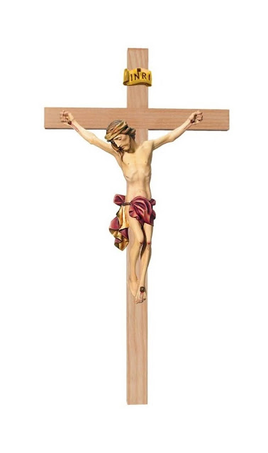 Crocifisso in legno con Gesù scolpito
