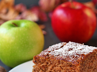 AMAZING APPLESAUCE CAKE