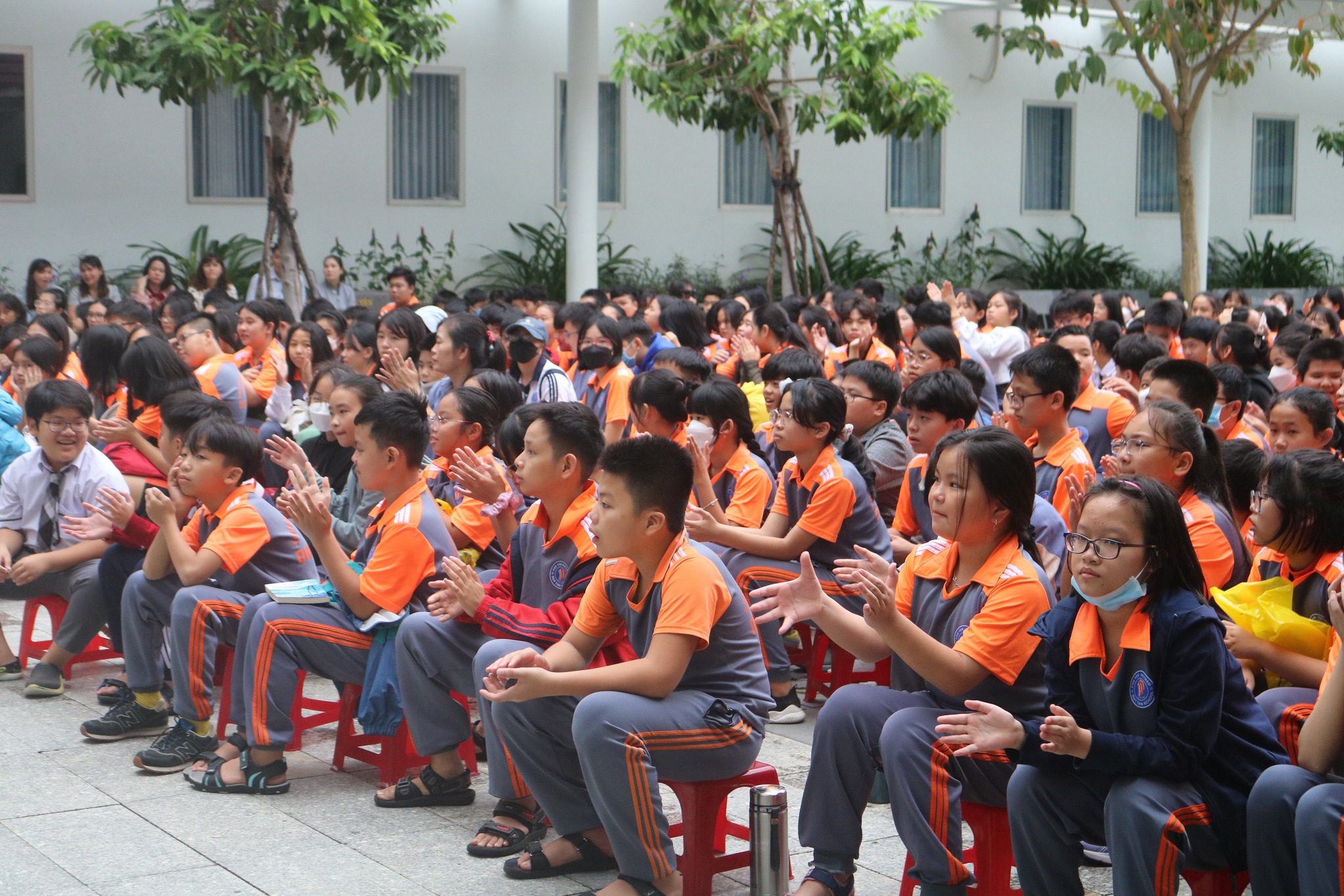 Học sinh trường Phổ Thông Duy Tân, Phú Yên - Hình 1