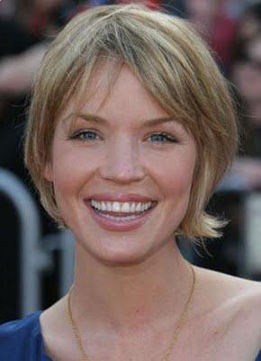 Short hairstyle from Ashley Scott