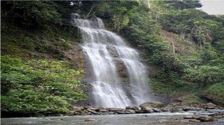 adalah tempat wisata air terjun Curug Cimandaway ini terletak diperbatasan antara Jawa Ba Curug Cimandaway Dayeuhluhur Cilacap Jawa Tengah