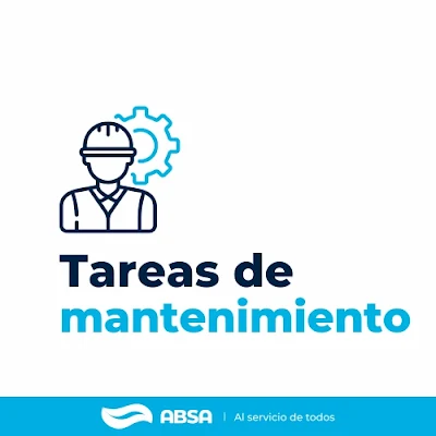 Operarios de ABSA realizan reparaciones en la red de agua en Gonnet, con maquinaria pesada y señalización en la vía pública, mientras vecinos ajustan el uso del servicio ante la baja presión.