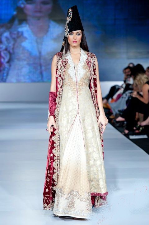 white mehroon wedding gown latest fashion
