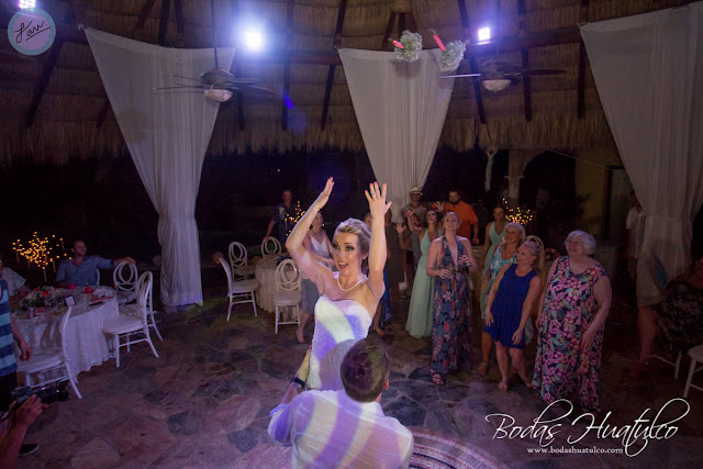 boda en playa, beach wedding, Oaxaca, México, Bodas Huatulco, Wedding Planner