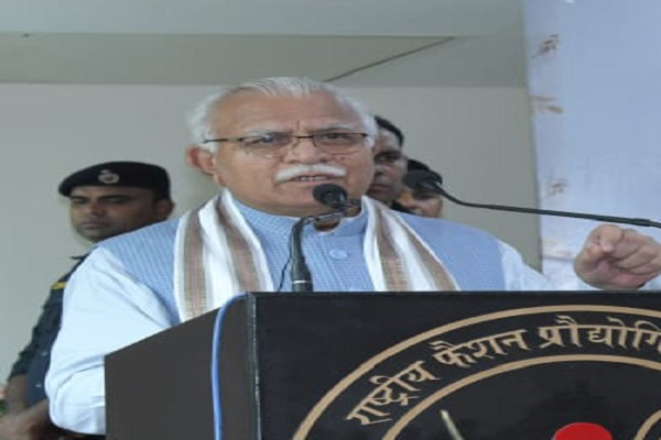 CM-Khattar-appealed-to-the-media-and-common-people-for-help-and-said-cooperate-in-getting-the-illegal-miners-caught