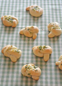 Garlic Dinner Rolls