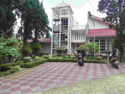 Villa White Tower Istana Bunga