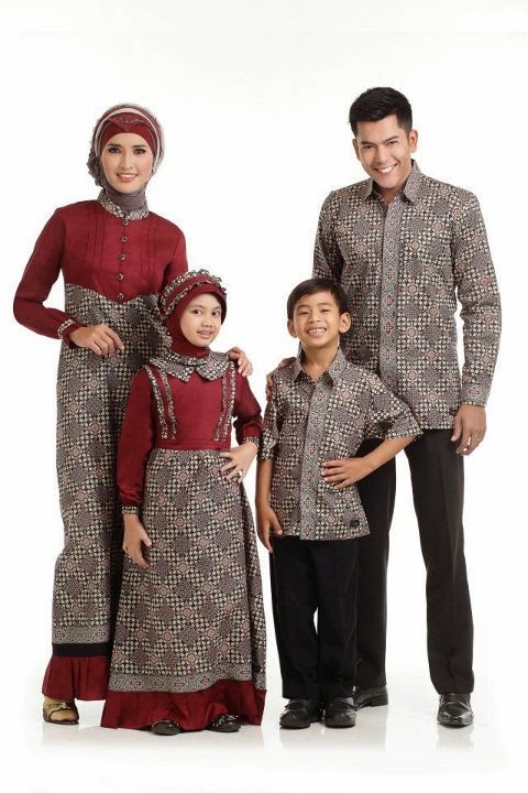  Model  Busana Muslim Batik Sarimbit Keluarga 