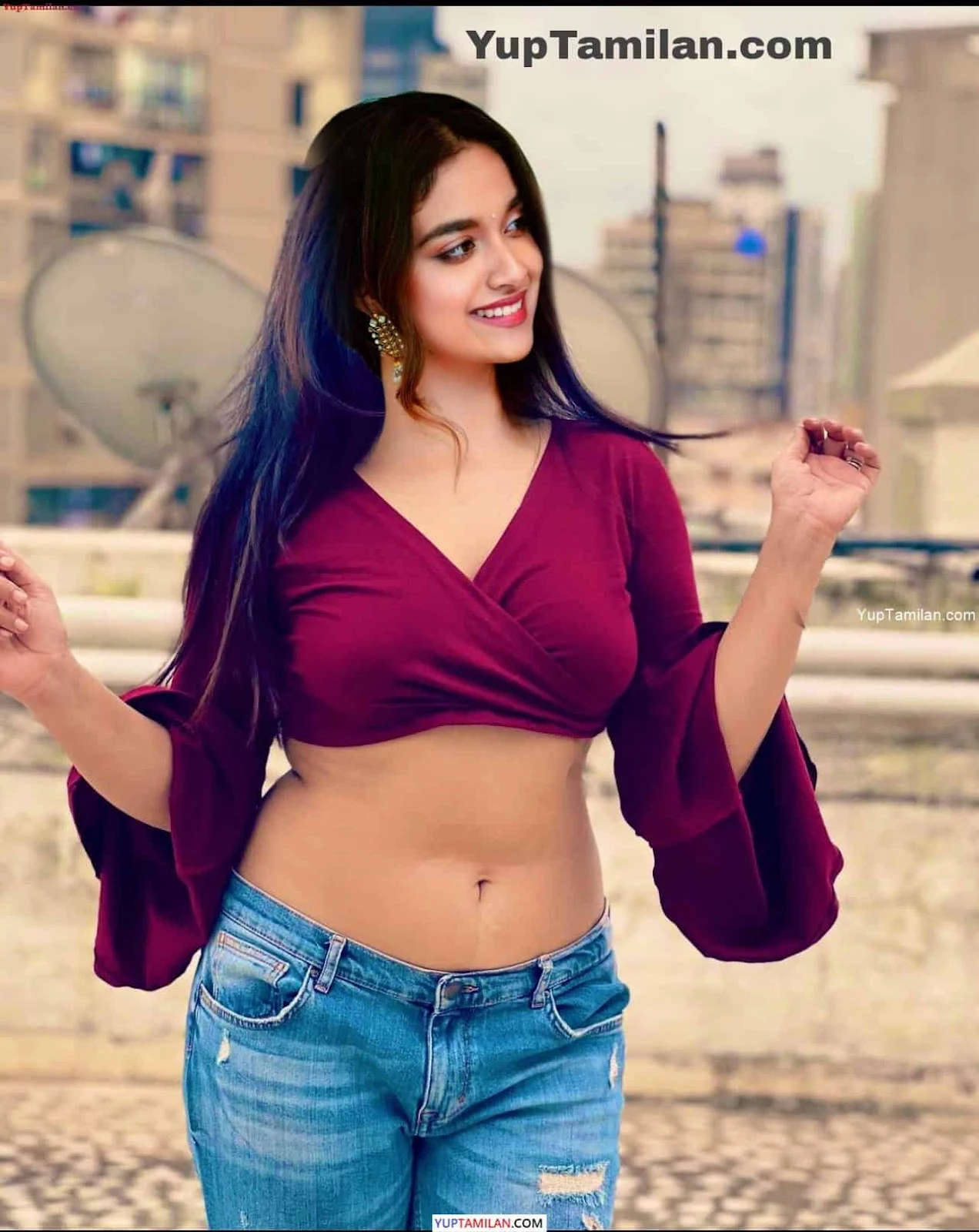 Keerthy Suresh Sexy Navel Photos