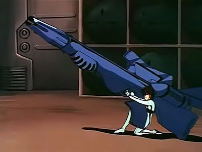 Hikaru uses a giant Zentradi weapon.