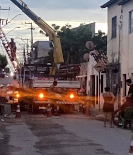  A interrupção de energia da Enel deixou famílias e estabelecimentos comerciais no prejuízo por mais de 24 horas em parte da Beira Mar de Camocim